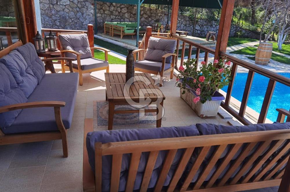 Hisarönü'nde Manzaralı,Ruhsatlı, Müstakil Geniş Aile Villası