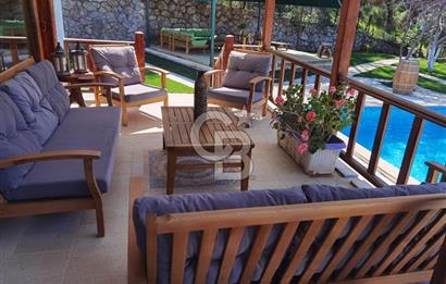 Hisarönü'nde Manzaralı,Ruhsatlı, Müstakil Geniş Aile Villası