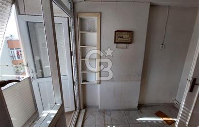 Bornova Merkezde Satılık Kombili Arakat 3+1 Daire