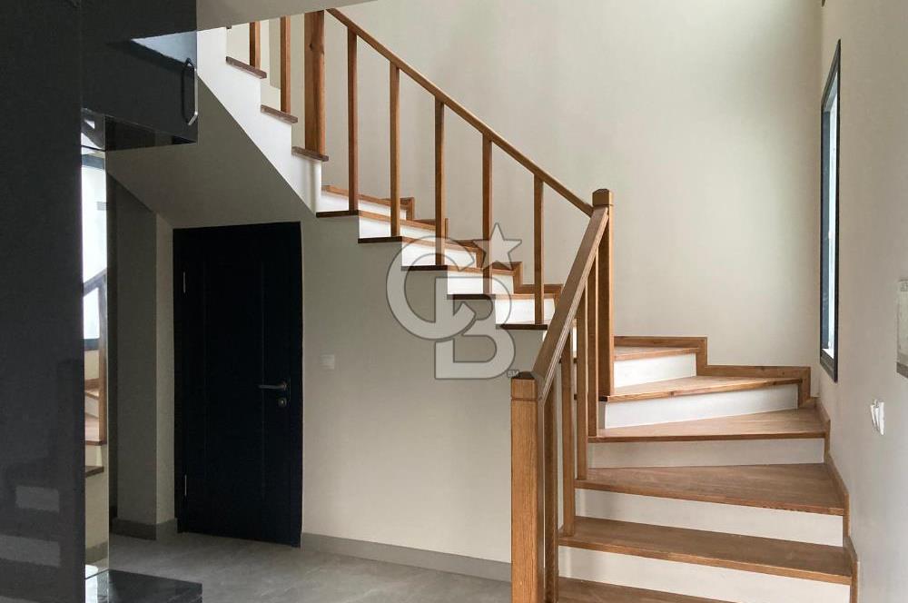 CB SMYRNA'DAN ÇEŞME ILICA'DA MÜSTAKİL HAVUZLU VİLLA