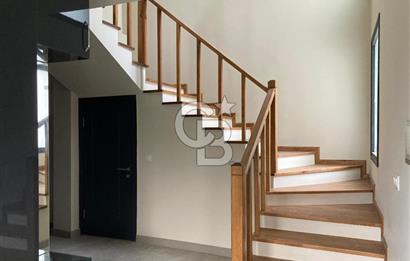 CB SMYRNA'DAN ÇEŞME ILICA'DA MÜSTAKİL HAVUZLU VİLLA