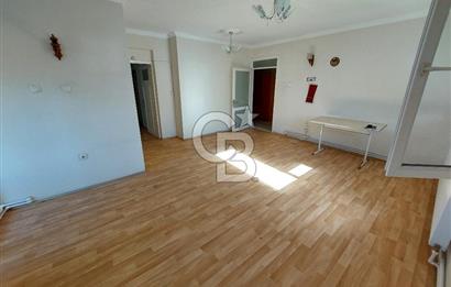 Bornova Merkezde Satılık Kombili Arakat 3+1 Daire