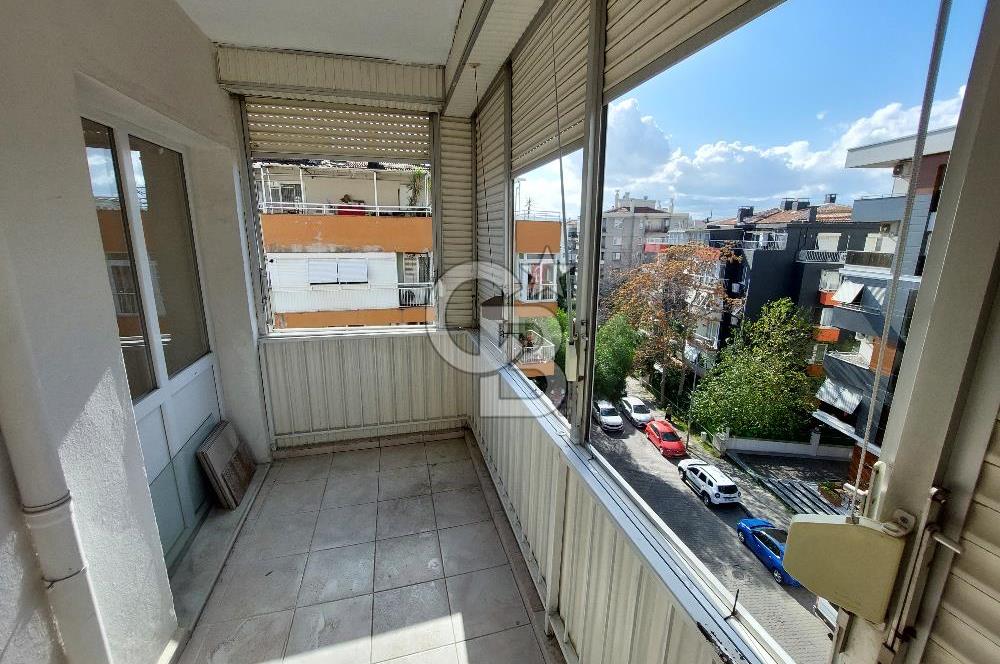 Bornova Merkezde Satılık Kombili Arakat 3+1 Daire