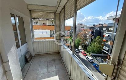 Bornova Merkezde Satılık Kombili Arakat 3+1 Daire