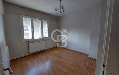 Bornova Merkezde Satılık Kombili Arakat 3+1 Daire