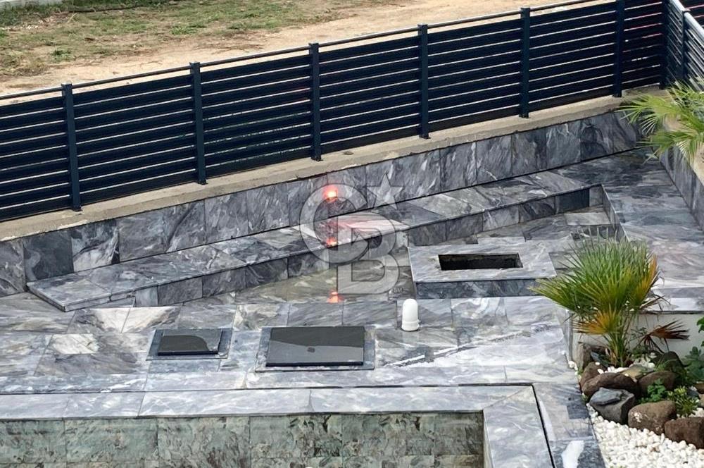 CB SMYRNA'DAN ÇEŞME ILICA'DA MÜSTAKİL HAVUZLU VİLLA