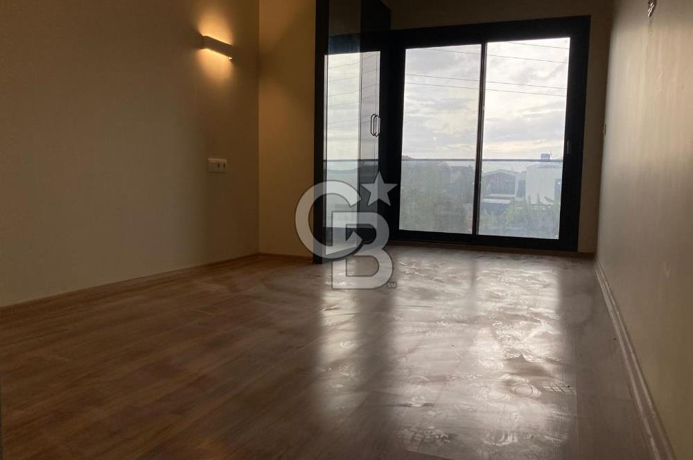 CB SMYRNA'DAN ÇEŞME ILICA'DA MÜSTAKİL HAVUZLU VİLLA