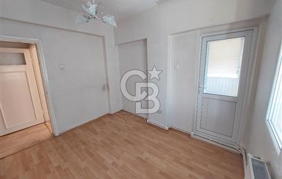 Bornova Merkezde Satılık Kombili Arakat 3+1 Daire