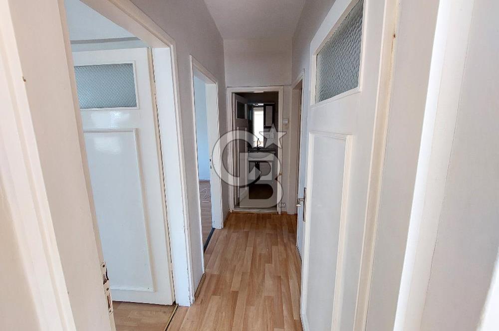 Bornova Merkezde Satılık Kombili Arakat 3+1 Daire