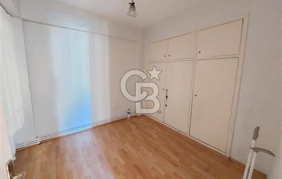 Bornova Merkezde Satılık Kombili Arakat 3+1 Daire