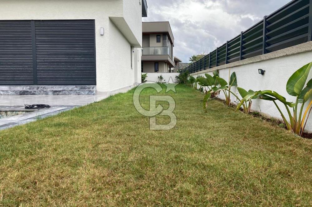 CB SMYRNA'DAN ÇEŞME ILICA'DA MÜSTAKİL HAVUZLU VİLLA