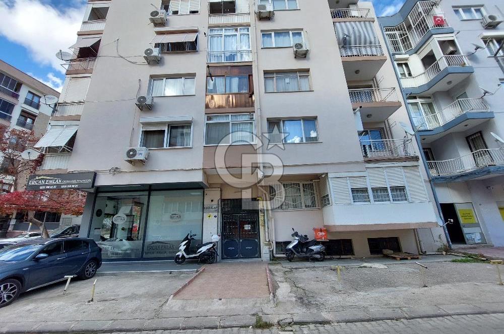 Bornova Merkezde Satılık Kombili Arakat 3+1 Daire