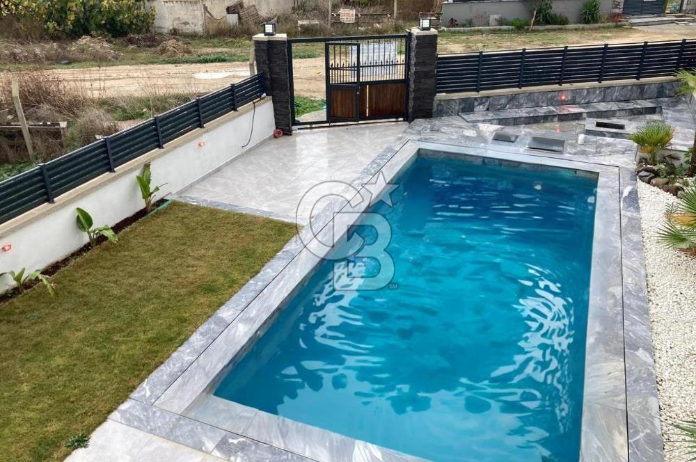 CB SMYRNA'DAN ÇEŞME ILICA'DA MÜSTAKİL HAVUZLU VİLLA