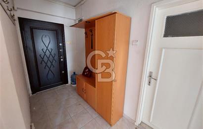 Bornova Merkezde Satılık Kombili Arakat 3+1 Daire