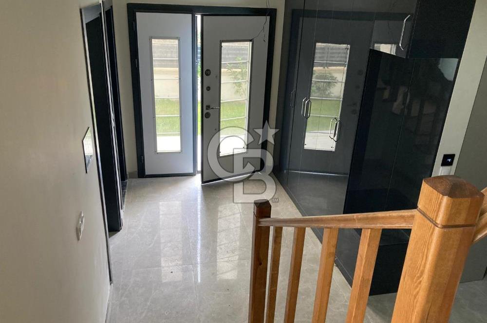 CB SMYRNA'DAN ÇEŞME ILICA'DA MÜSTAKİL HAVUZLU VİLLA