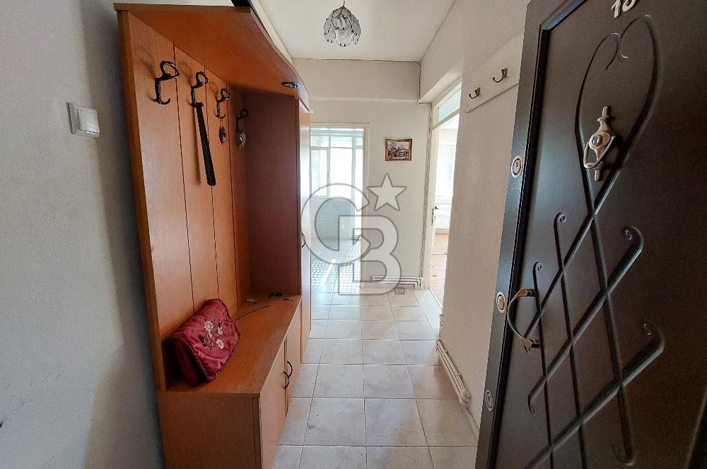 Bornova Merkezde Satılık Kombili Arakat 3+1 Daire