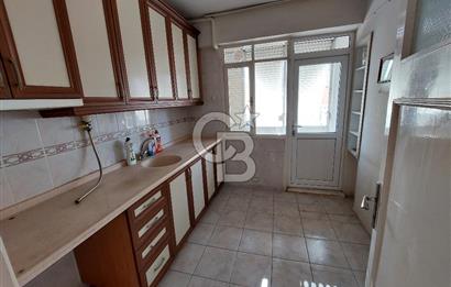 Bornova Merkezde Satılık Kombili Arakat 3+1 Daire