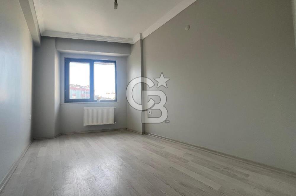 ÇANAKKALE LAPSEKİ ÇARŞI'DA OTOYOL CEPHELİ KİRALIK 2+1 DAİRE