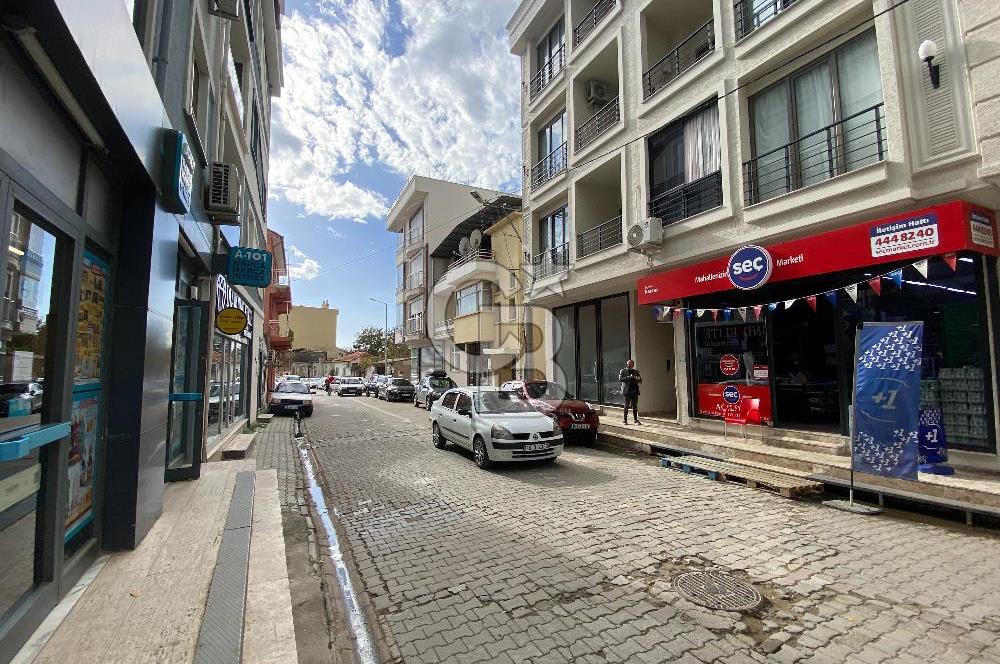 ZEYTİNLİ'NİN EN İŞLEK YOLU ÜZERİNDE YENİ BİNADA 131 M2 DÜKKAN