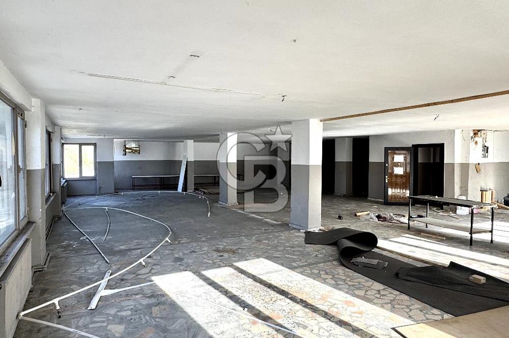 Kağıthane Çeliktepe'de Ana Cadde Üzerinde Kiralık Bina