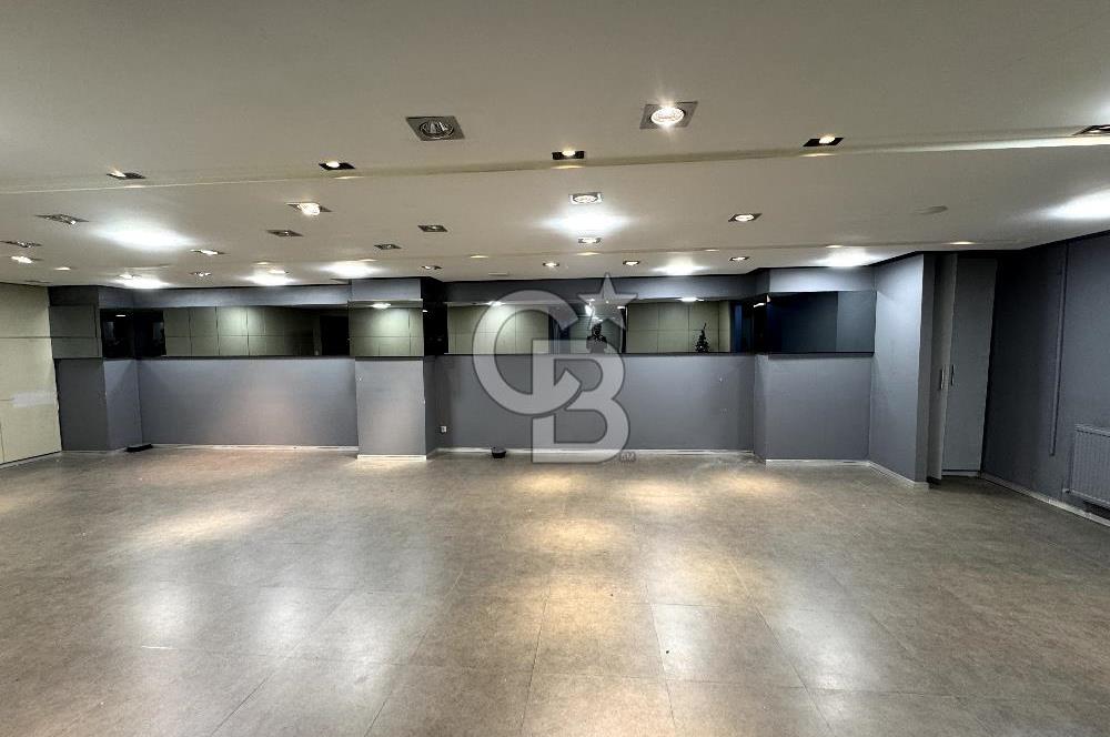 Kağıthane Çeliktepe'de Ana Cadde Üzerinde Kiralık Bina