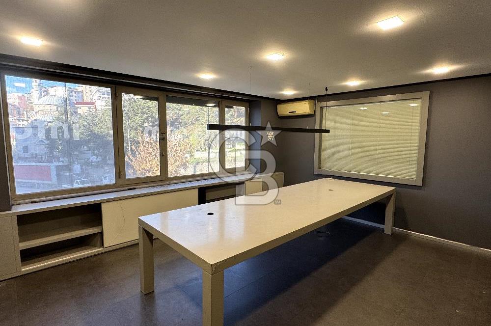 Kağıthane Çeliktepe'de Ana Cadde Üzerinde Kiralık Bina