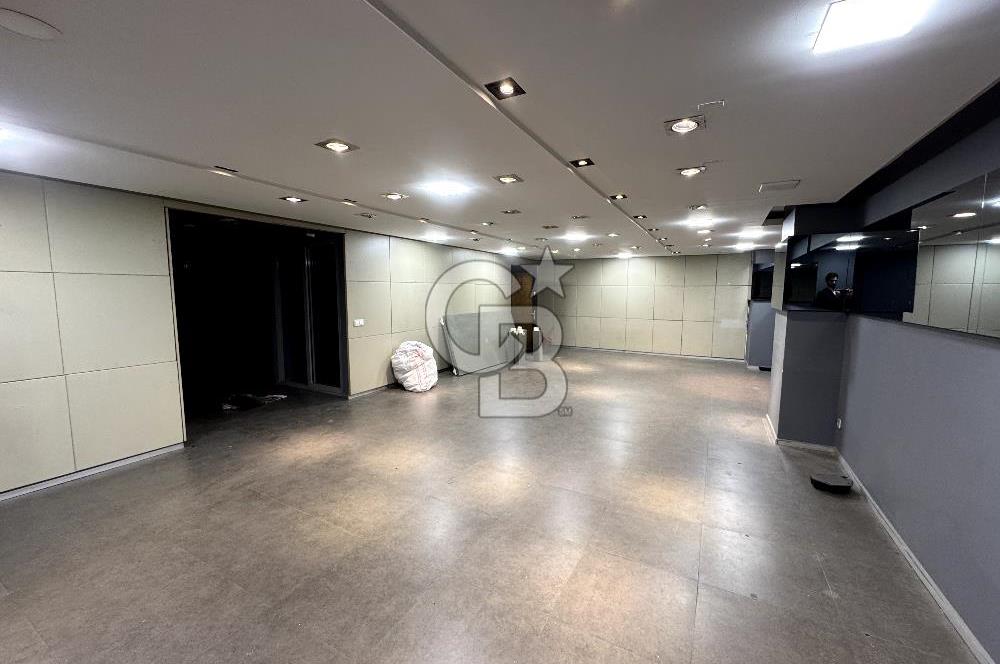 Kağıthane Çeliktepe'de Ana Cadde Üzerinde Kiralık Bina