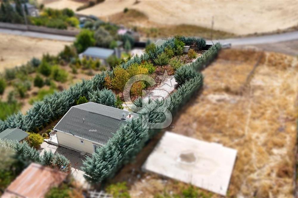 MEMLİK' DE 1300m2 İÇİNDE EŞYALI 1+1 EV BULUNAN SATILIK TARLA