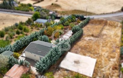 MEMLİK' DE 1300m2 İÇİNDE EŞYALI 1+1 EV BULUNAN SATILIK TARLA