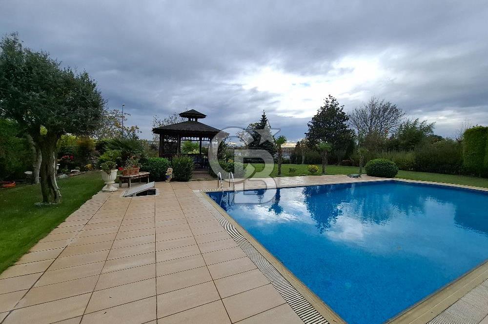 BÜYÜKÇEKMECE TEPEKENT'TE SATILIK 7+2 MÜSTAKİL HAVUZLU VİLLA