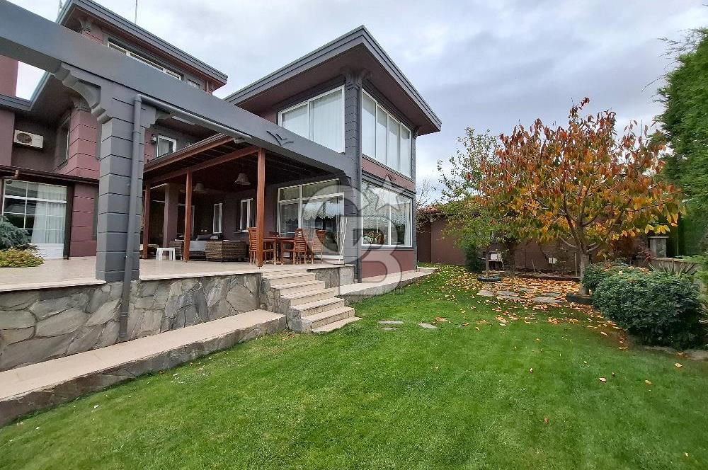 BÜYÜKÇEKMECE TEPEKENT'TE SATILIK 7+2 MÜSTAKİL HAVUZLU VİLLA