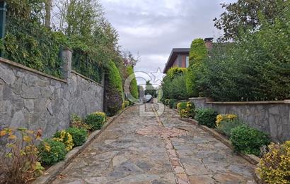 BÜYÜKÇEKMECE TEPEKENT'TE SATILIK 7+2 MÜSTAKİL HAVUZLU VİLLA