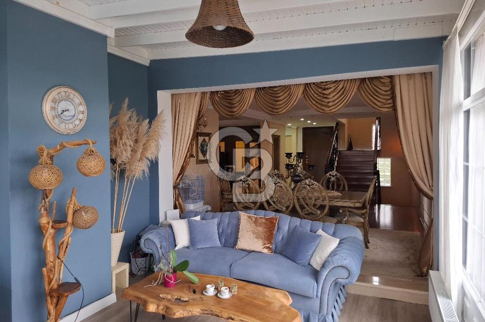 BÜYÜKÇEKMECE TEPEKENT'TE SATILIK 7+2 MÜSTAKİL HAVUZLU VİLLA