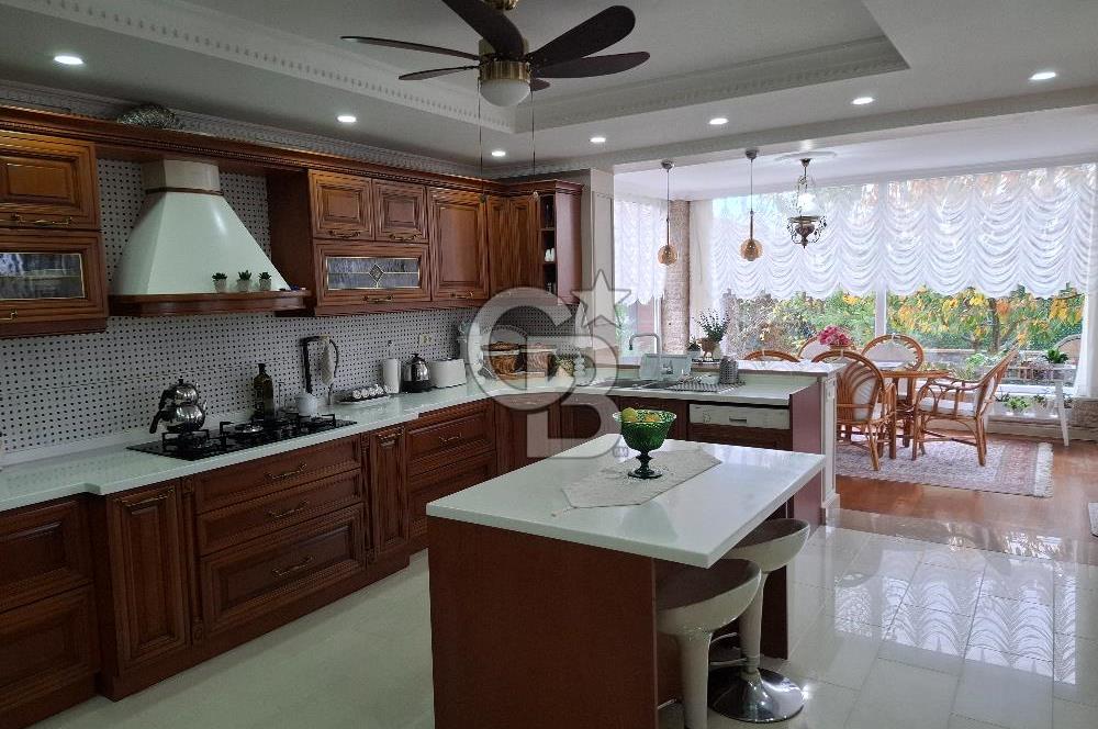 BÜYÜKÇEKMECE TEPEKENT'TE SATILIK 7+2 MÜSTAKİL HAVUZLU VİLLA