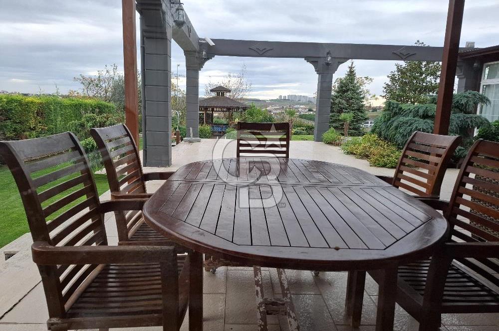 BÜYÜKÇEKMECE TEPEKENT'TE SATILIK 7+2 MÜSTAKİL HAVUZLU VİLLA