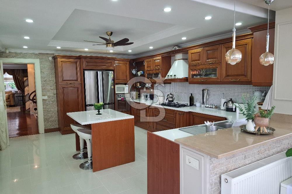 BÜYÜKÇEKMECE TEPEKENT'TE SATILIK 7+2 MÜSTAKİL HAVUZLU VİLLA