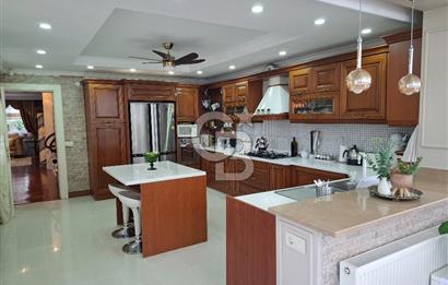 BÜYÜKÇEKMECE TEPEKENT'TE SATILIK 7+2 MÜSTAKİL HAVUZLU VİLLA