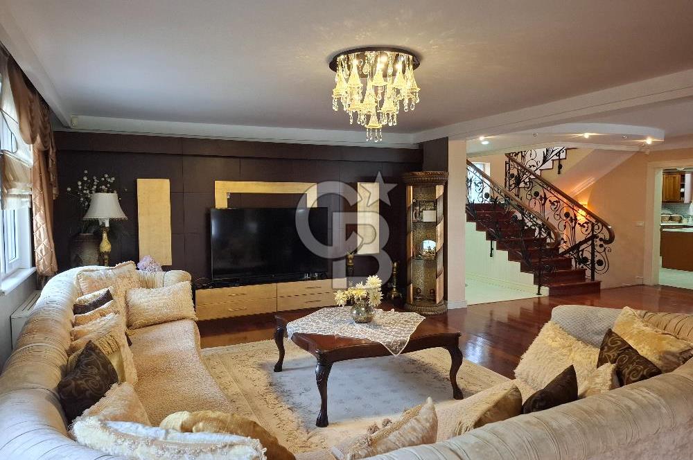 BÜYÜKÇEKMECE TEPEKENT'TE SATILIK 7+2 MÜSTAKİL HAVUZLU VİLLA