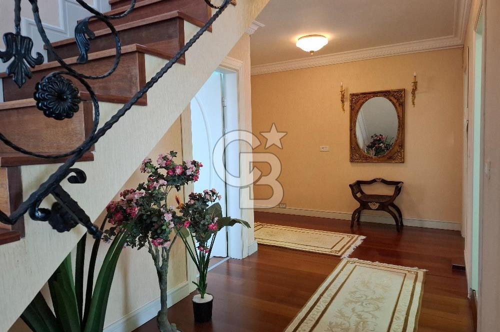 BÜYÜKÇEKMECE TEPEKENT'TE SATILIK 7+2 MÜSTAKİL HAVUZLU VİLLA