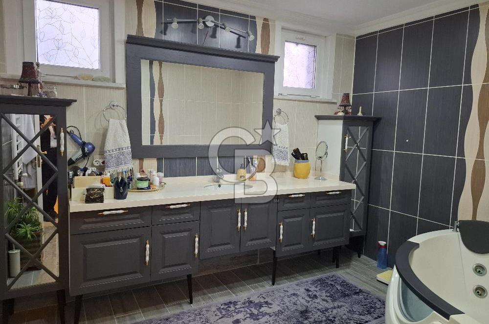 BÜYÜKÇEKMECE TEPEKENT'TE SATILIK 7+2 MÜSTAKİL HAVUZLU VİLLA