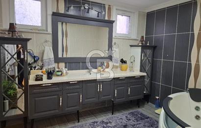 BÜYÜKÇEKMECE TEPEKENT'TE SATILIK 7+2 MÜSTAKİL HAVUZLU VİLLA