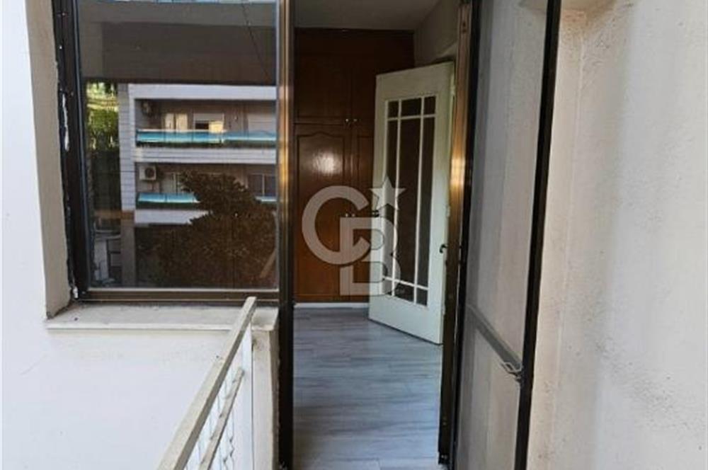 Karşıyaka Girne Bulvarı Üzeri 3+1 130m2 Kiralık Ofis Büro