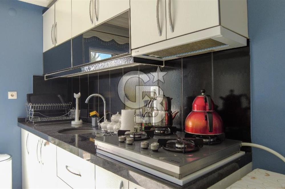 MEMLİK' DE 1300m2 İÇİNDE EŞYALI 1+1 EV BULUNAN SATILIK TARLA