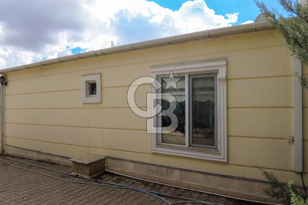 MEMLİK' DE 1300m2 İÇİNDE EŞYALI 1+1 EV BULUNAN SATILIK TARLA