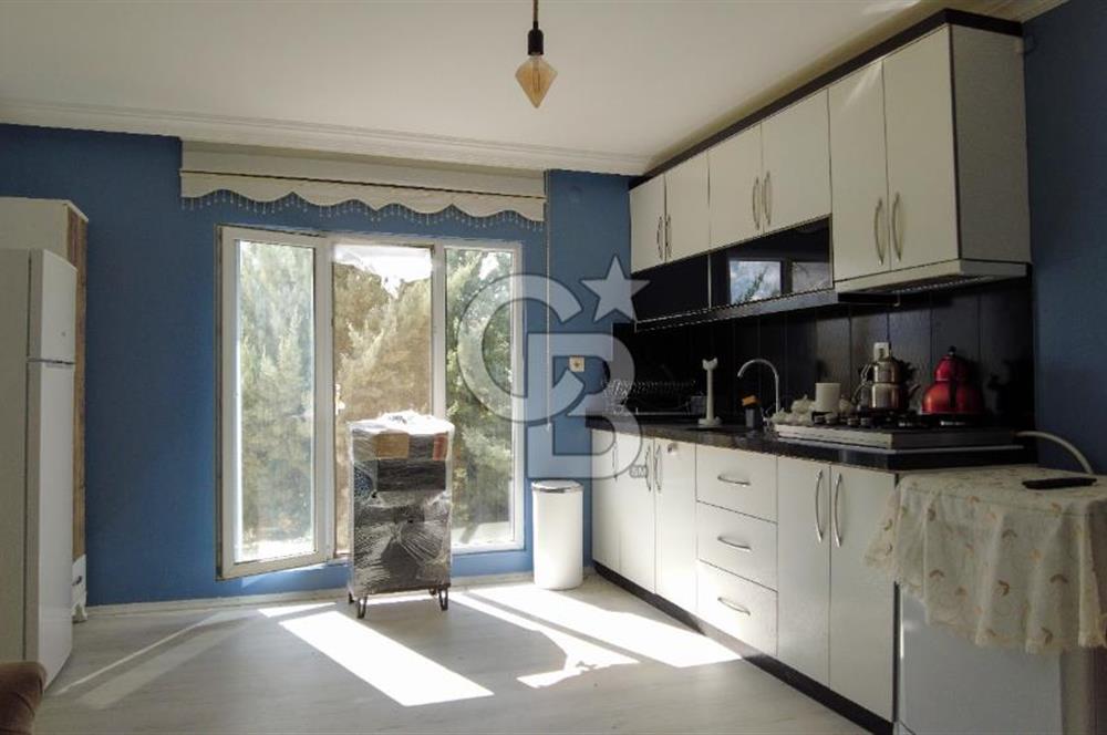 MEMLİK' DE 1300m2 İÇİNDE EŞYALI 1+1 EV BULUNAN SATILIK TARLA