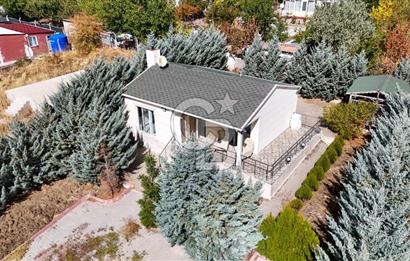 MEMLİK' DE 1300m2 İÇİNDE EŞYALI 1+1 EV BULUNAN SATILIK TARLA