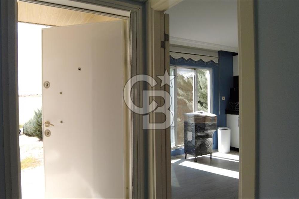 MEMLİK' DE 1300m2 İÇİNDE EŞYALI 1+1 EV BULUNAN SATILIK TARLA