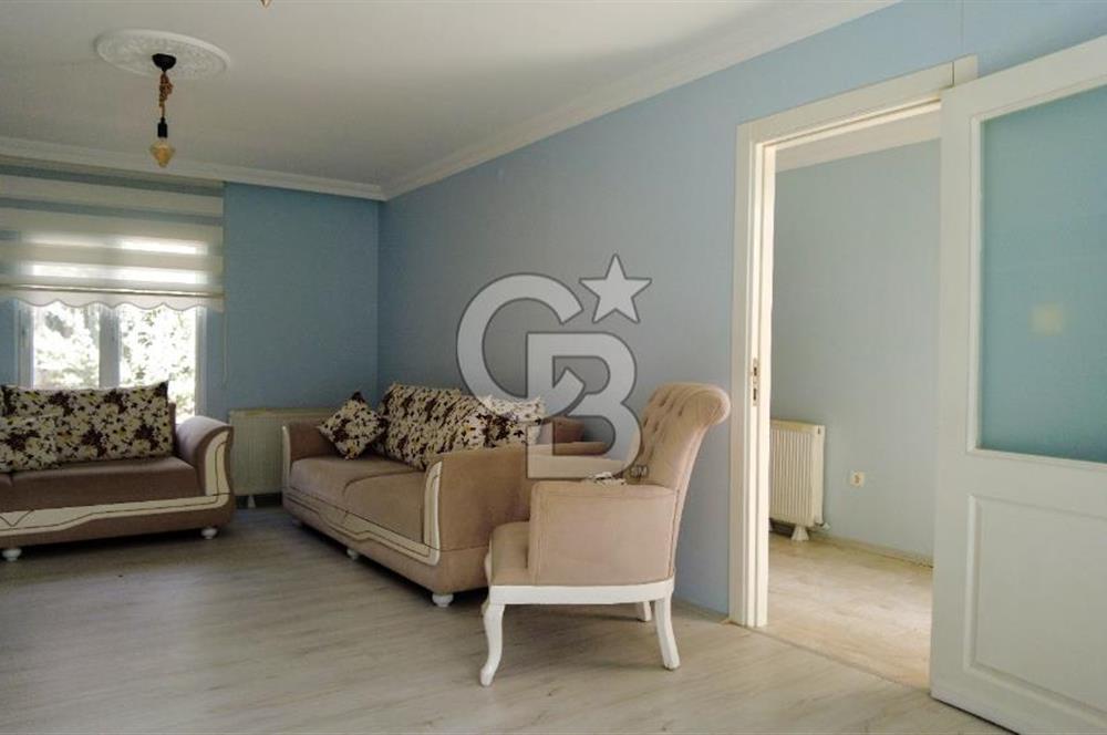 MEMLİK' DE 1300m2 İÇİNDE EŞYALI 1+1 EV BULUNAN SATILIK TARLA