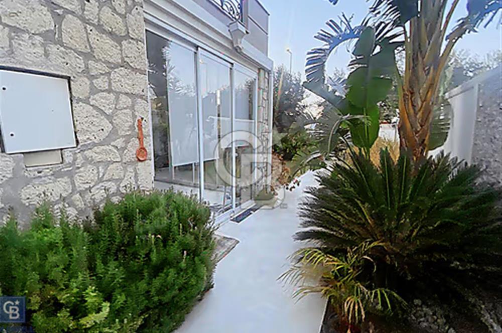 Alaçatı merkezde 3+1 Satılık Villa