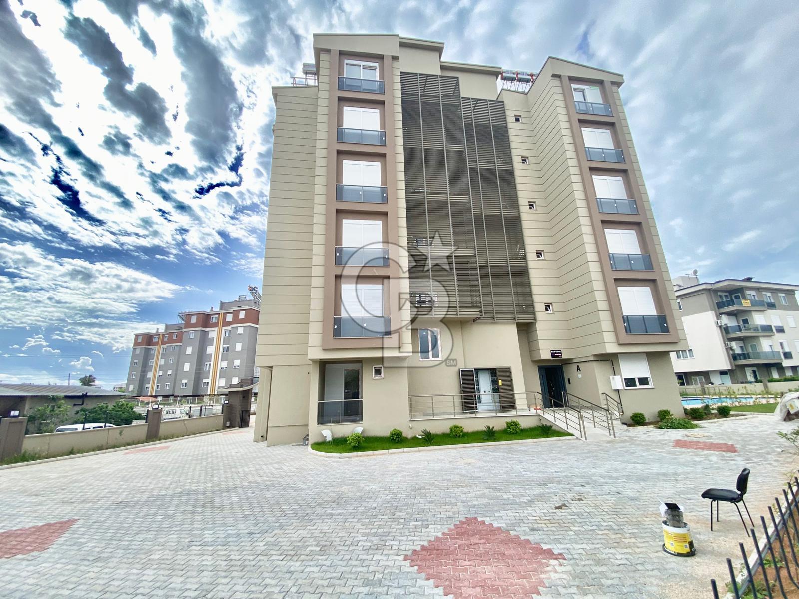 Kepez-Göksu'da K.otoparklı Havuzlu Doğalgazlı Sıfır 2+1 Arakat